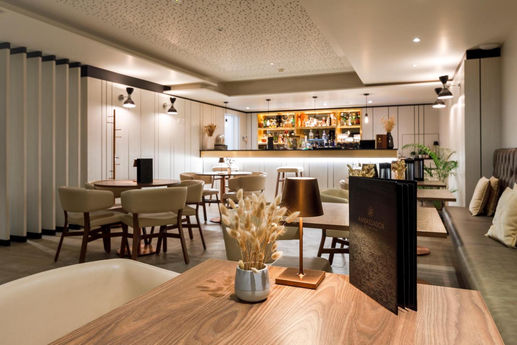 Ambassador Boutique Hotel Nyon Exterior photo