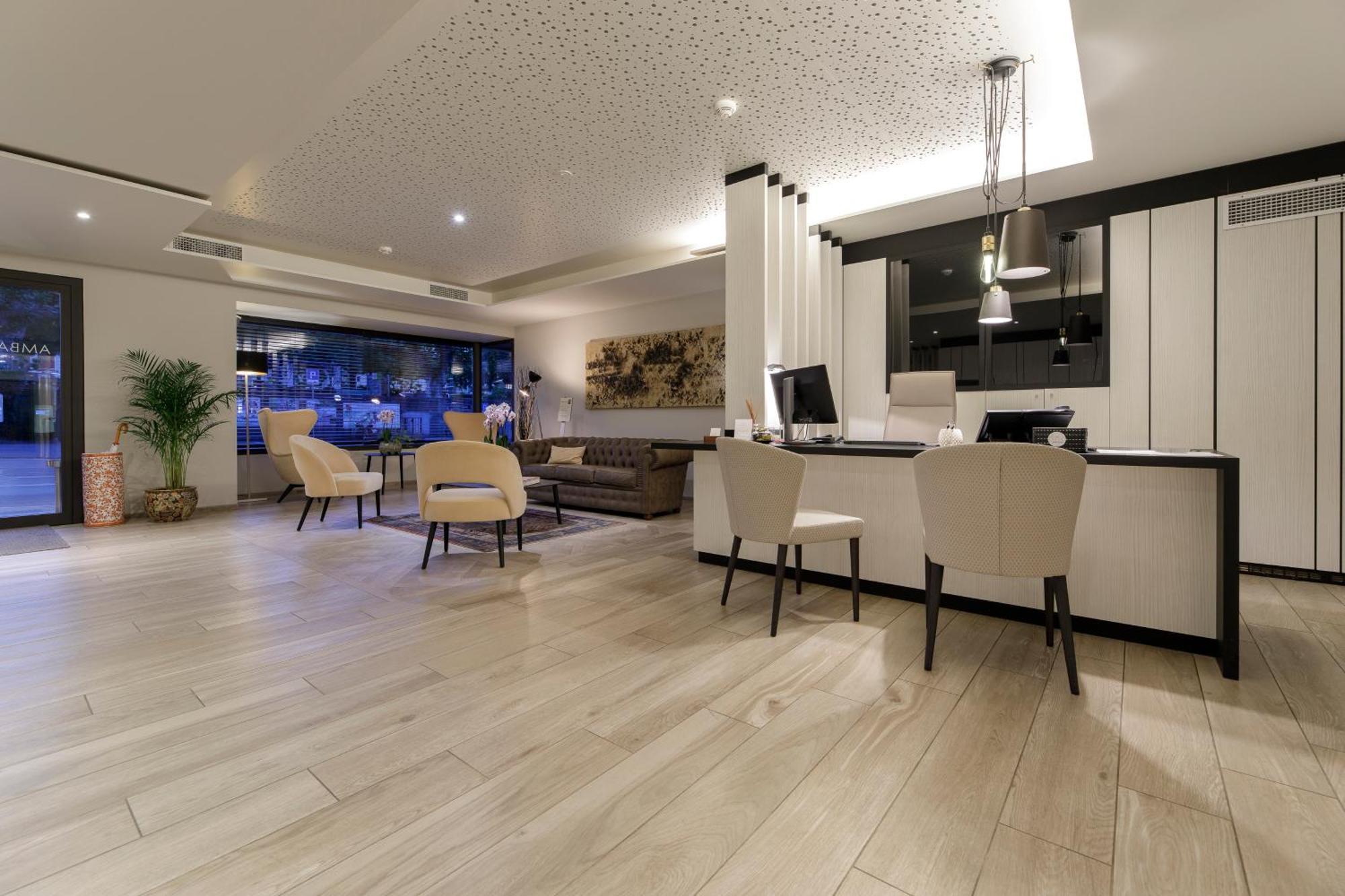 Ambassador Boutique Hotel Nyon Exterior photo