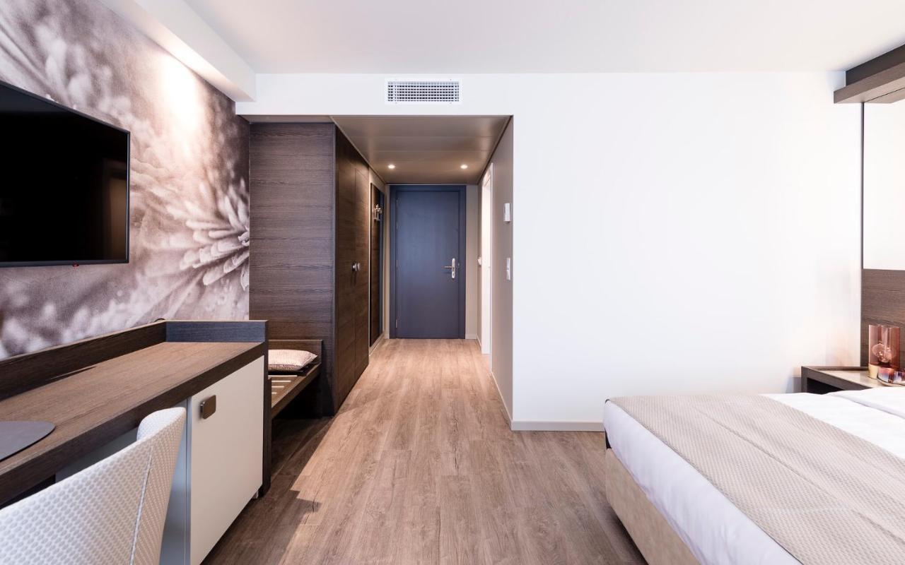 Ambassador Boutique Hotel Nyon Exterior photo